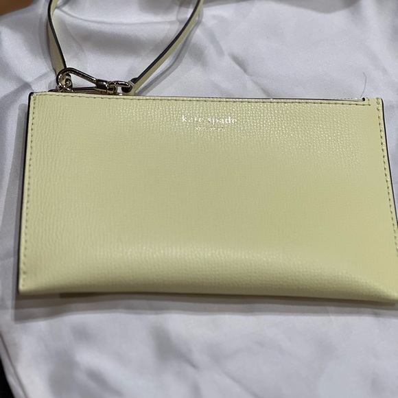 Kate Spade Large Wristlet New - Picture 3 of 8